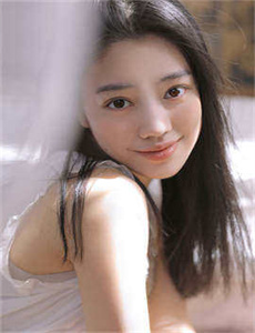 美女被吸